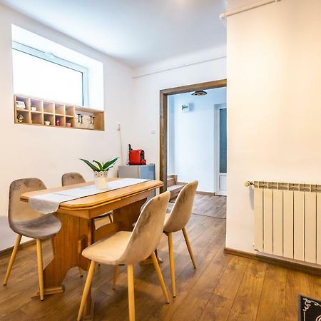 Central Apartment Brasov Exterior photo